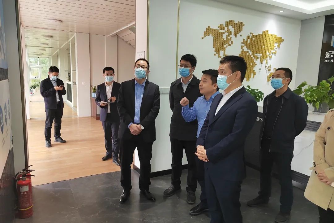 重慶市永川區(qū)委常委、副區(qū)長宋文到訪金屬板幕墻廠家宏鑫源重慶金諾公司調(diào)研工作